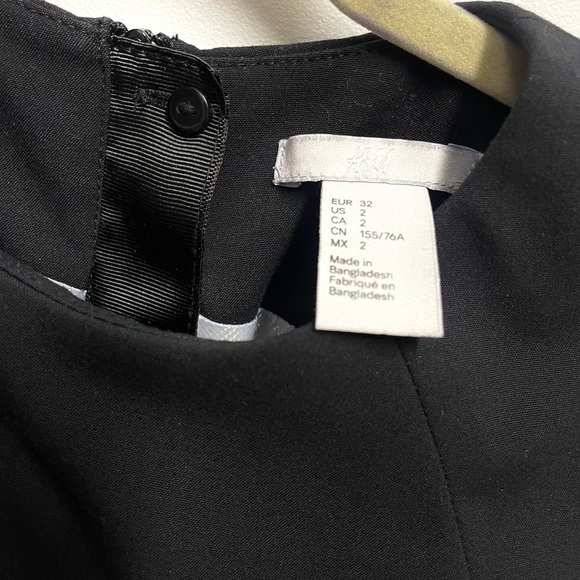 H&M Fitted Black Business Dress XS (extra small) Size 2 - Picture 4 of 4